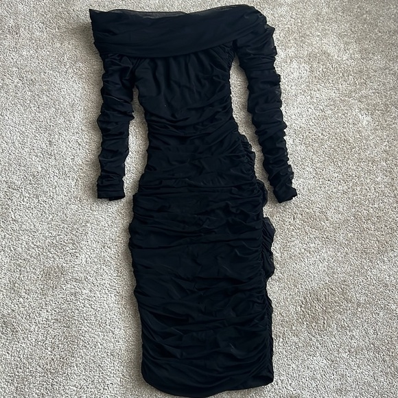 HOUSE OF CB MIDI RUCHED DRESS - Picture 4 of 5